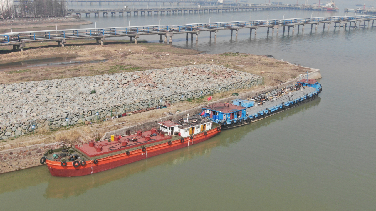 無人機巡邏構筑江陰港口涉外疫情防控防線(圖1) 無人機巡邏構筑江陰港口涉外疫情防控防線(圖1)