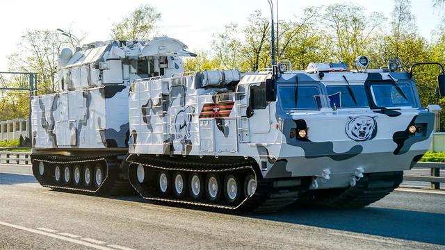 俄軍投入重型裝備 擊落烏克蘭TB-2無人機(jī)7架 (圖2) 俄軍投入重型裝備 擊落烏克蘭TB-2無人機(jī)7架 (圖2)