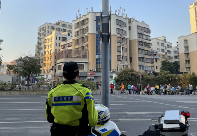 無(wú)人機(jī)組建“空中鐵騎” 助力深圳交警交通管理(圖4) 無(wú)人機(jī)組建“空中鐵騎” 助力深圳交警交通管理(圖4)