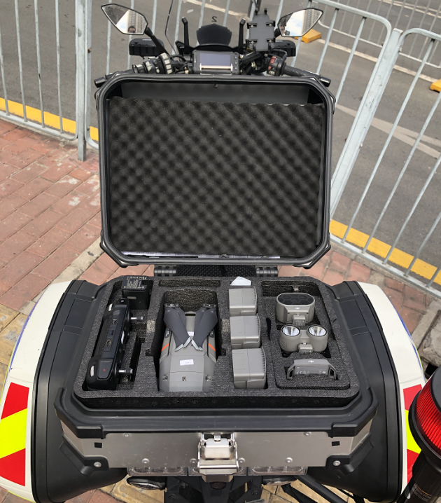 無(wú)人機(jī)組建“空中鐵騎” 助力深圳交警交通管理(圖3) 無(wú)人機(jī)組建“空中鐵騎” 助力深圳交警交通管理(圖3)