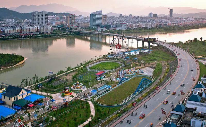 修水縣41臺(tái)秸稈禁燒巡航無(wú)人機(jī)正式“上崗”(圖1) 修水縣41臺(tái)秸稈禁燒巡航無(wú)人機(jī)正式“上崗”(圖1)