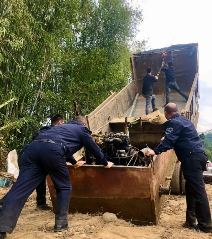 龍門(mén)縣水利局采用無(wú)人機(jī)打擊違法采砂(圖2)
