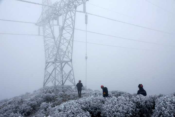 千里眼工業(yè)無人機在電力巡檢中發(fā)揮優(yōu)勢(圖1) 千里眼工業(yè)無人機在電力巡檢中發(fā)揮優(yōu)勢(圖1)