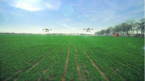 工業(yè)無(wú)人機(jī)可以應(yīng)用在哪些行業(yè)中?(圖1) 植保無(wú)人機(jī)