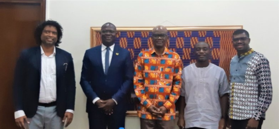 印度無(wú)人機(jī)公司與加納公司合作在加納無(wú)人機(jī)飛(圖1) 印度無(wú)人機(jī)公司與加納公司合作在加納無(wú)人機(jī)飛(圖1)