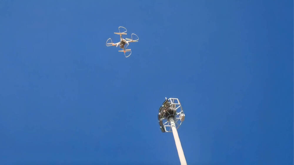 無人機巡檢保障國慶假期電網安全供電(圖1) 無人機巡檢保障國慶假期電網安全供電(圖1)